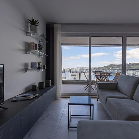 A Stunning Apartment With Spectacular Sea Views Сейнт Полс Бей Екстериор снимка